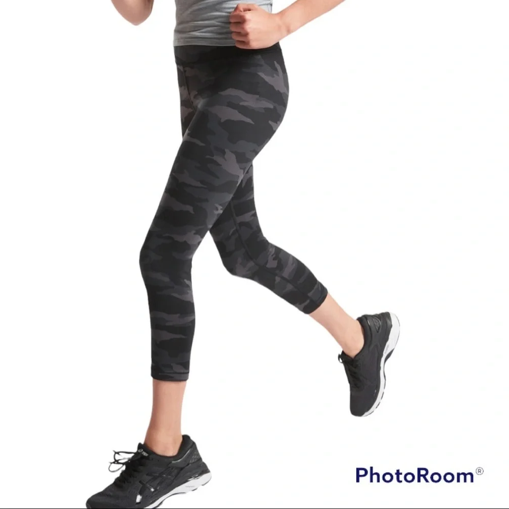 Athleta Girl Black Printed Chit Chat Capri Pants Large 12